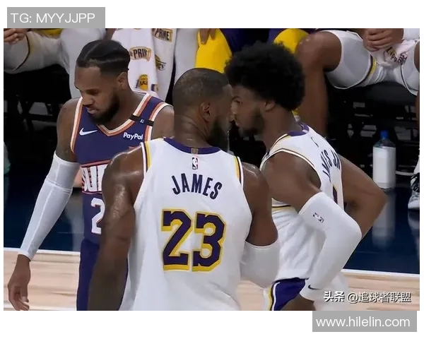 足球球星与詹姆斯首次碰面震撼全场 两大运动巨星同框引发热议